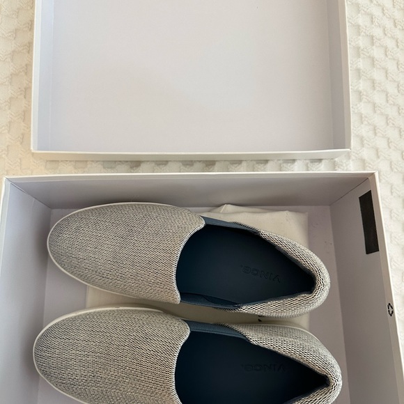 Vince shoes NWT. - Picture 4 of 5